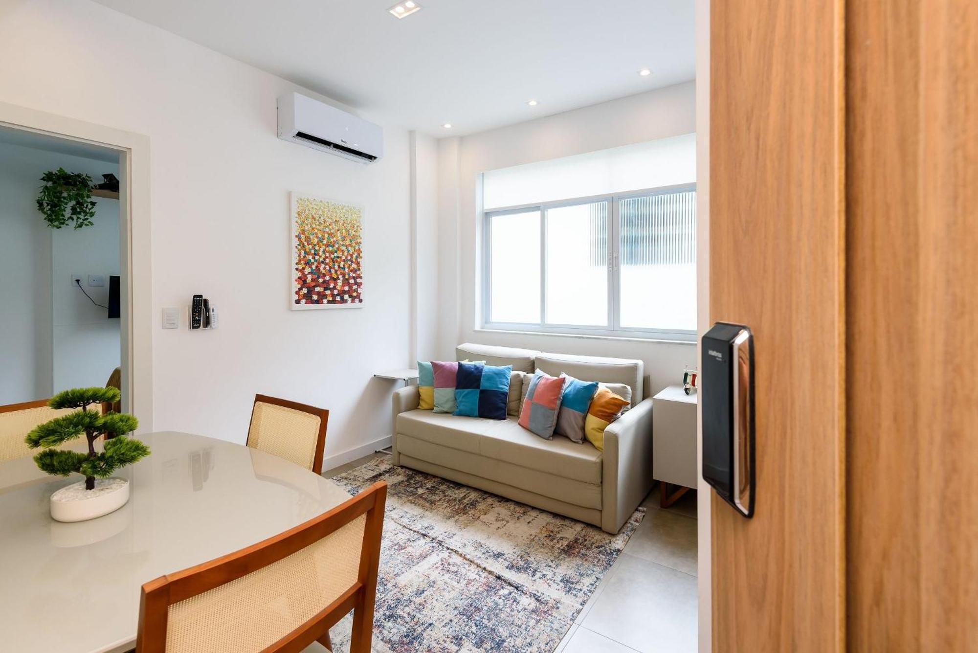 Moderno & Sala Em Copacabana | Mfb 76/203 Apartamento