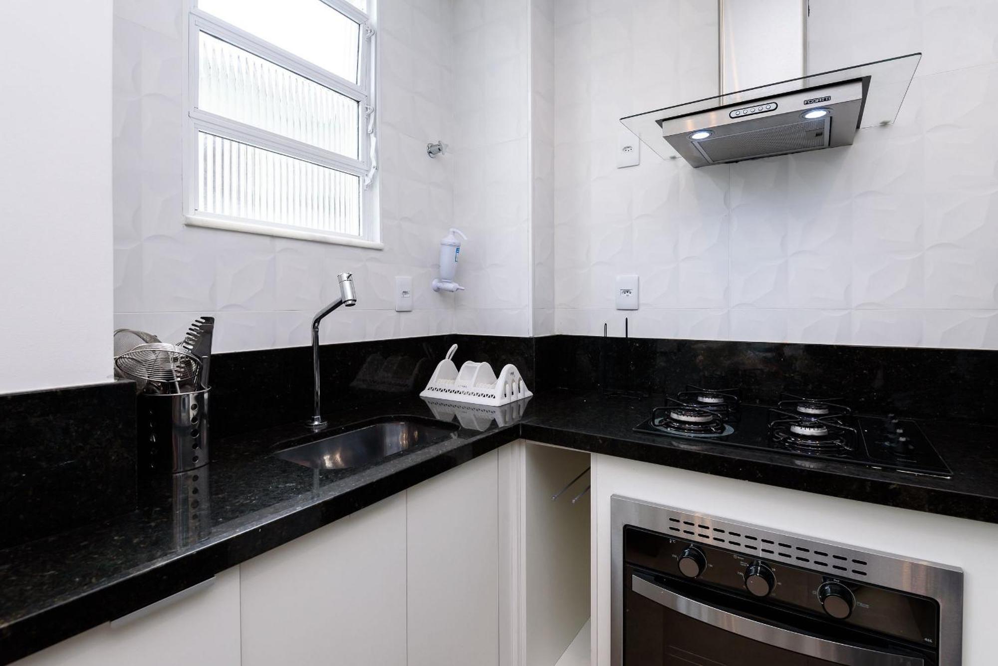 Moderno & Sala Em Copacabana | Mfb 76/203 *